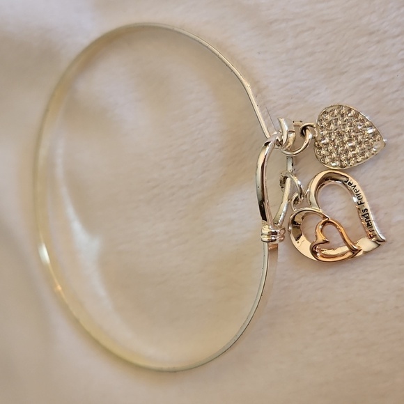 LA Friends Forever Hearts Bangle Bracelet - Picture 4 of 7